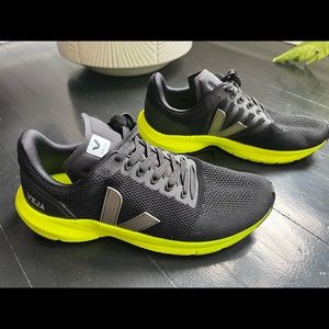 Veja MARLIN LT V KNIT BLACK KAKI JAUNE FLUO